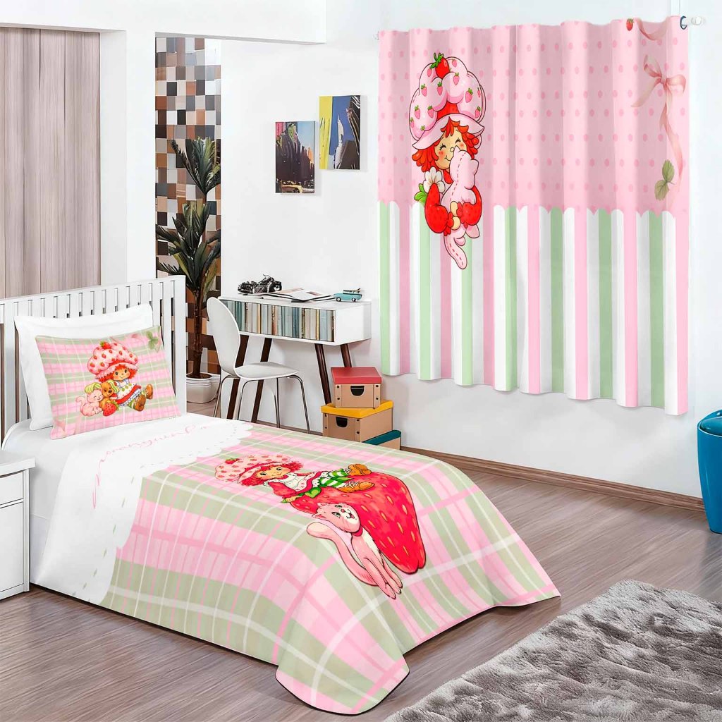Jogo de Cama + Cortina Oxford Enxoval Infantil Tema Boneca Moranguinho Decoração Quarto Meninas