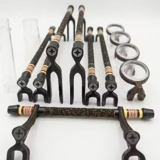 Kit Poleiros Coleiro Papa Capim Regulável Cortiça Preta + Acessórios Cristal Completo Profissional.