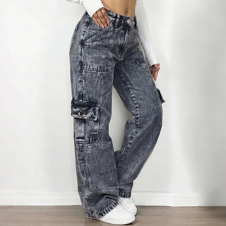 Calça Jeans Feminina Cargo Wide Leg Marmorizada Pantalona Boca Larga Bolso Lateral