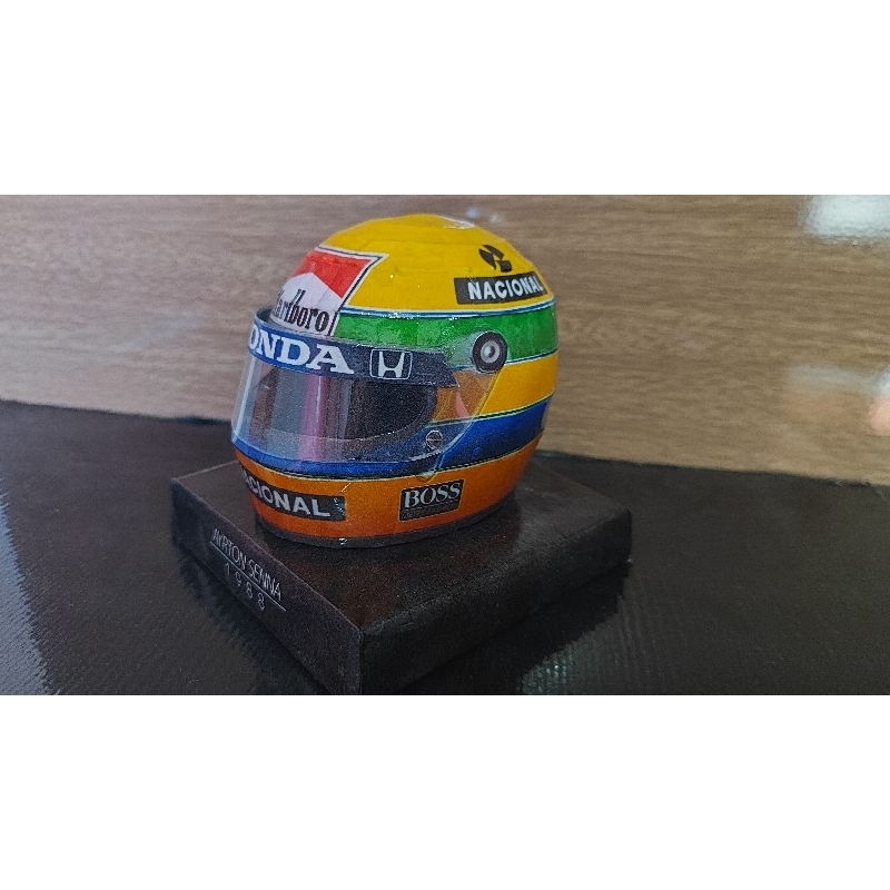 Miniatura capacete Ayrton Senna papercraft