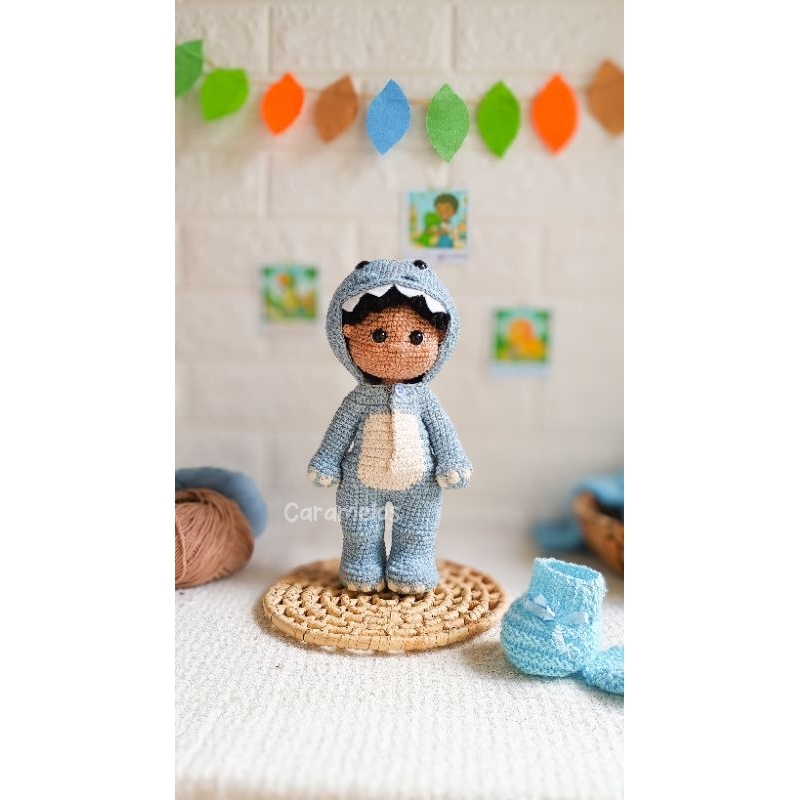 Boneco amigurumi dinossauro - boneco de pijama dinossauro / presente infantil para meninos e meninas.