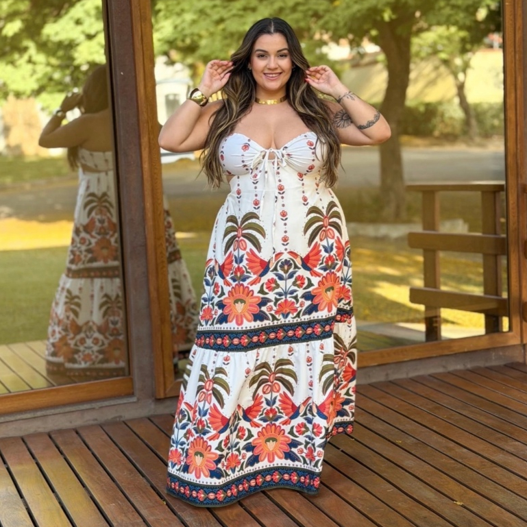 Vestido Tropical Longo Plus Size Tomara que Caia Estampado Multiformas Moderno Com Bojo