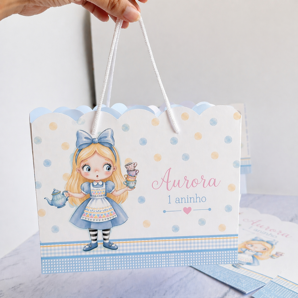 Envio rápido - Sacolinha personalizada tema alice no país das maravilhas - Todos os temas.