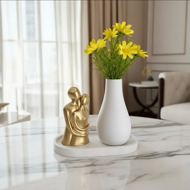 kit de vaso com flores artificiais, bandeja, estátua casal, estátua pensadora