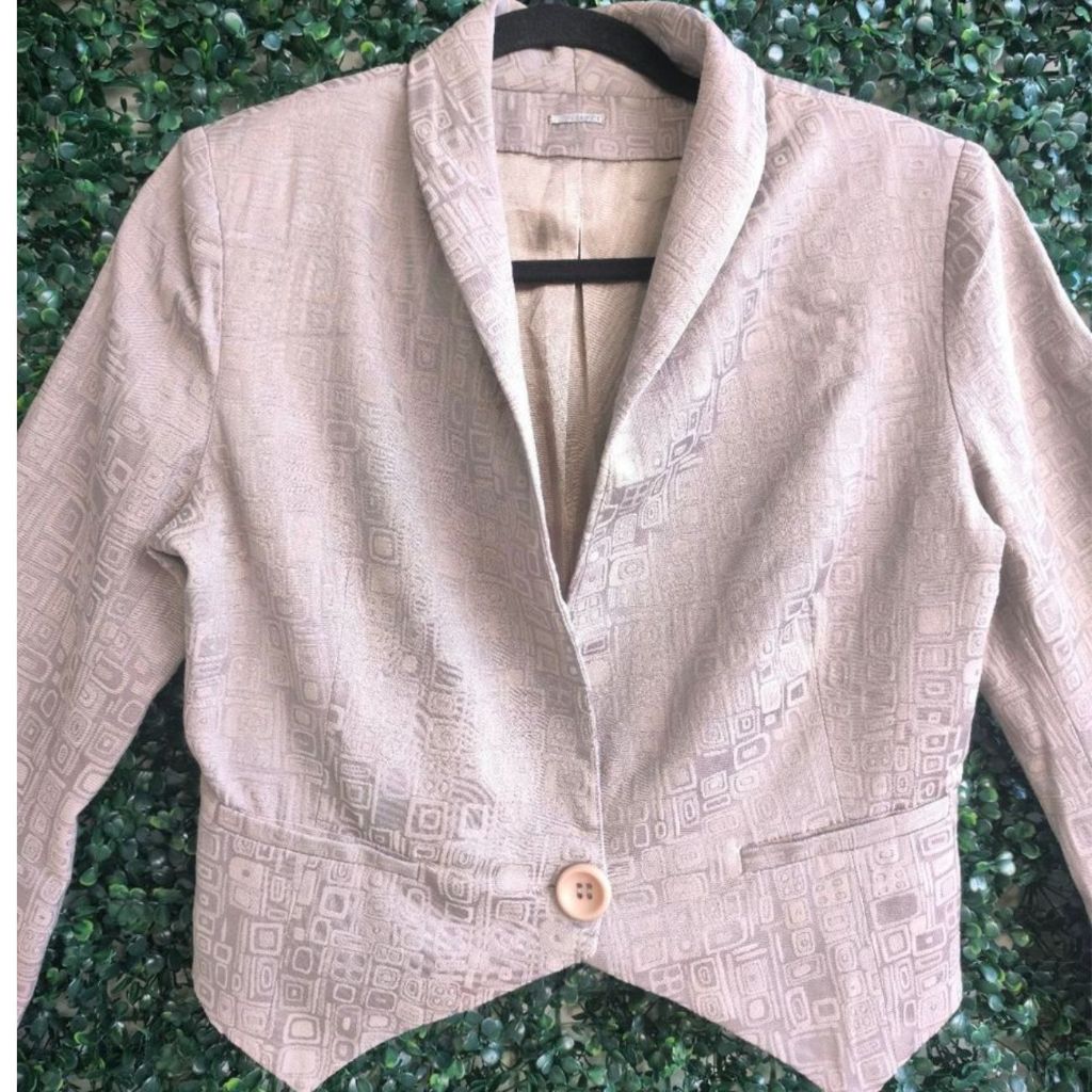 Blazer curto Casaqueto Blazer feminino alfaiataria(BRECHO GIRASSOL)