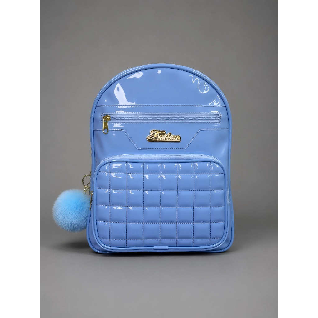 Bolsa Mochila Feminina Média Verniz com Alças Ajustáveis + Chaveiro Pompom
