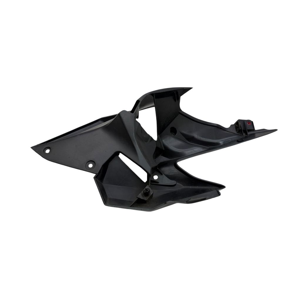 Complemento aleta tanque Honda Fan 160 2022/24 lado direito origina 10296