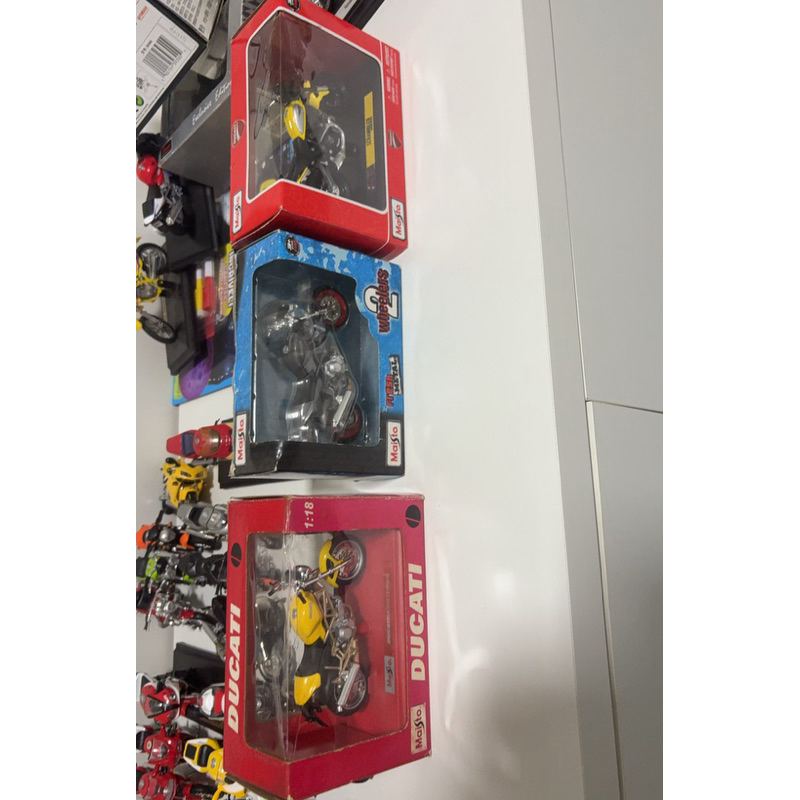 Lote miniatura de moto Maisto Ducati 1:18