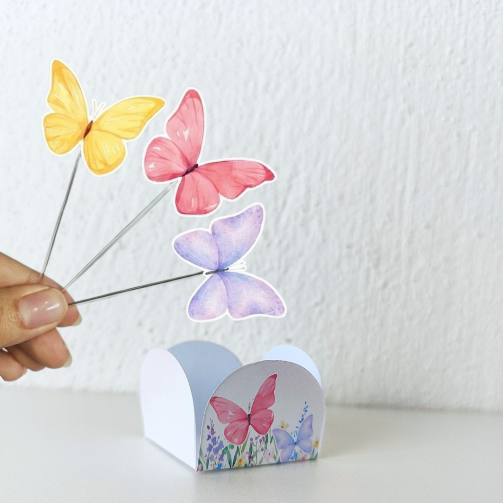 Forminhas personalizadas de doce e tags de docinhos tema Jardim Encantado aniversário Lembrançinhas