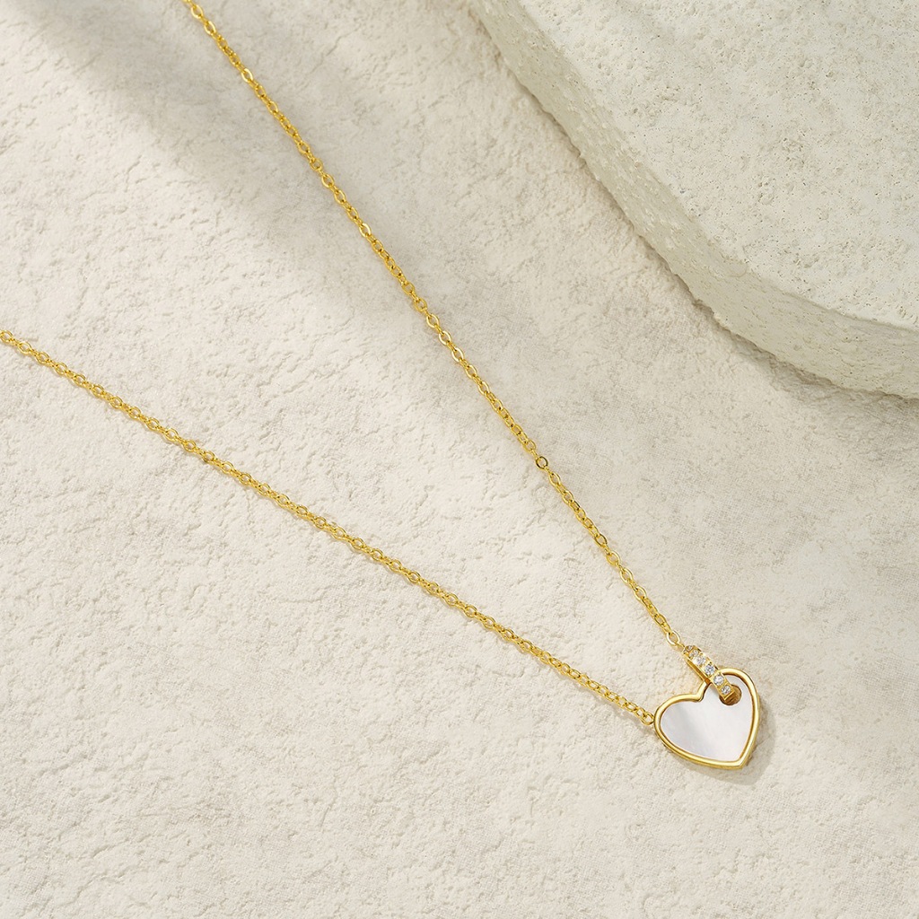 2026 Colar Feminino Com Pingente De Coração Correntinha Feminina Choker Folheado banhado a ouro 18K Veneziana