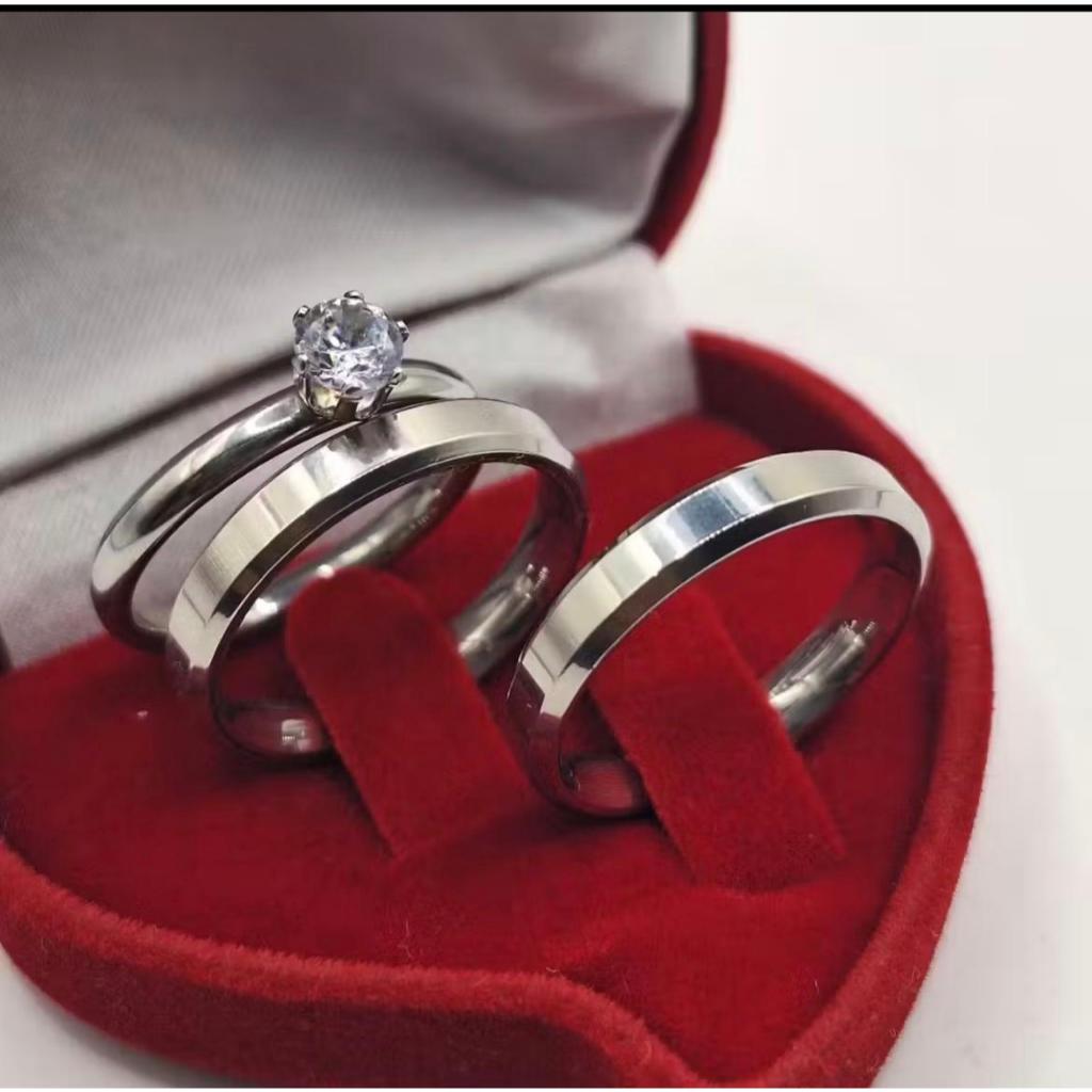 Par de Aliança Prata Chanfrada luxo de Namoro ou Compromisso com Lindo Anel Solitário  Noivado Diamantada Aço Inox Prata