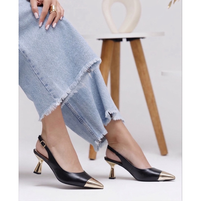 Scarpin Mariotta Feminino Elegante Bico Fino Detalhe Metalizado