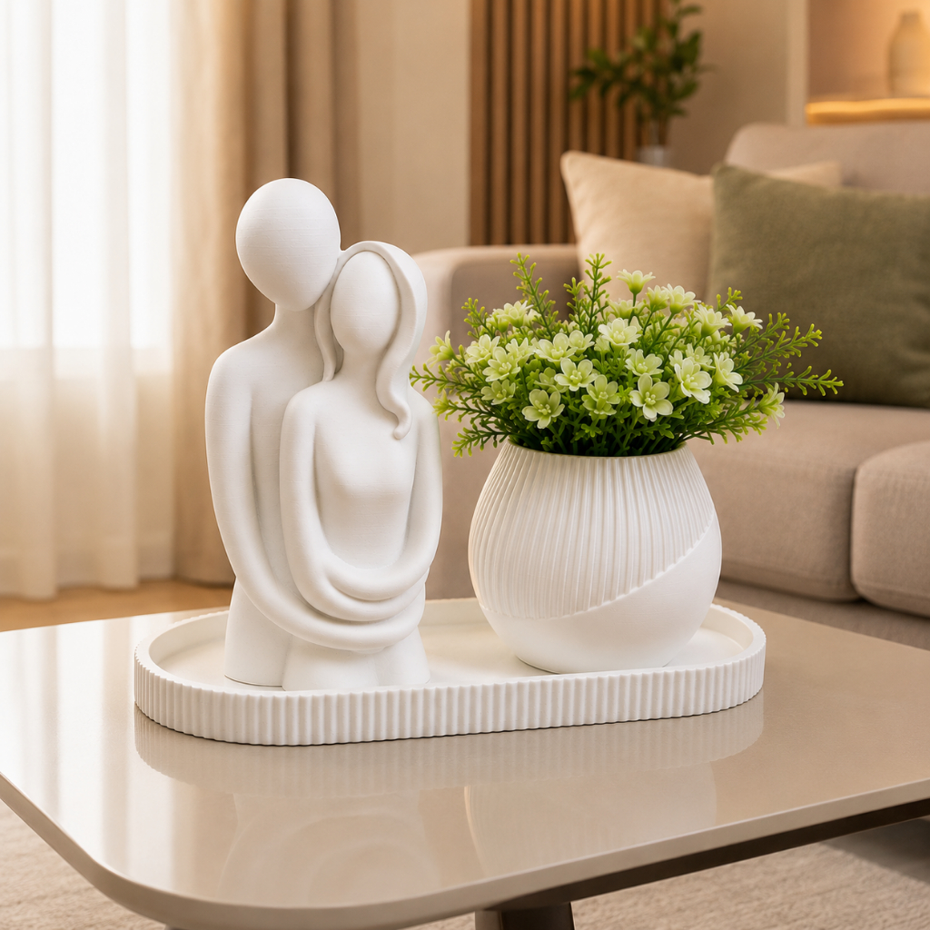 Kit Escultura Casal + Vaso Decorativo – Ideal para Plantas Artificiais e Arranjos Decorativos