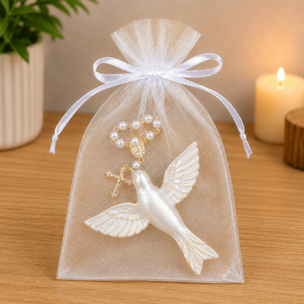Kit 6 Divino Espírito Santo em Resina com Terço e Saquinho Organza Lembrancinha Batizado