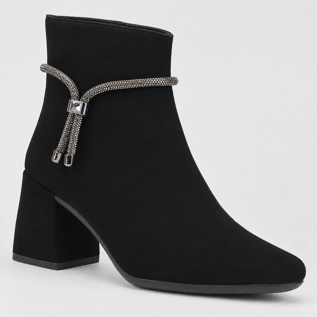 Bota Feminina Shekinah Bico Fino Salto Cano Curto Enfeite Strass Detalhe Confortável Ziper