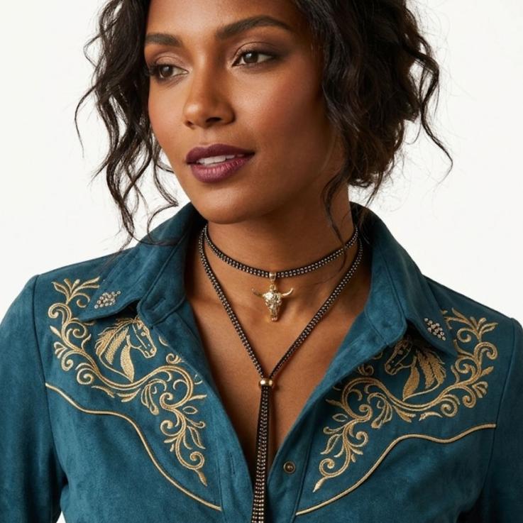 Colar Boiadeira Estilo Country Rodeio Feminino Ajustável com Detalhes e Pingente Dourado