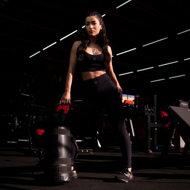 Conjunto Fitness Feminino Top com Bojo Alcinha e Legging Poliamida Zero Transparência Academia Corrida Yoga em Oferta na Shopee