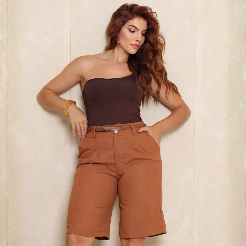 Short Bermuda Casual Feminina Tecido Linho Cintura Alta Com Bolsos Laterais Com Cinto