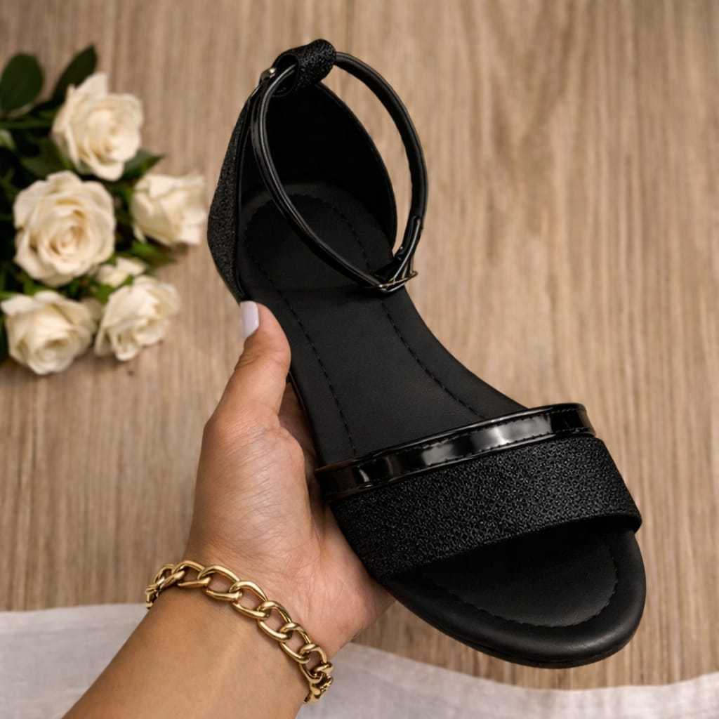 Sandália Feminina Rasteirinha Calcanhar Fechado Preto Brilho Elegante Confortável Sofisticada
