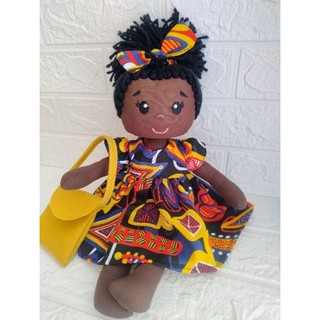kit Boneca de pano negra artesanal, afro, Boneca Bia, 35 cm, vestido, bolsa e faixa