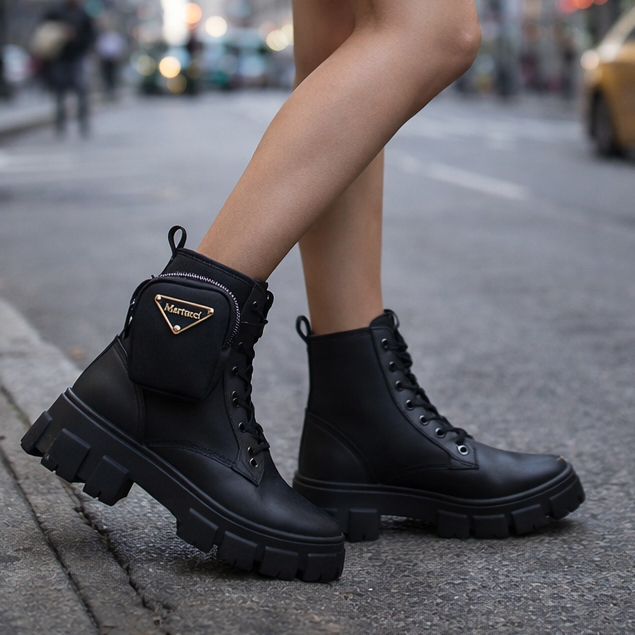 Bota Coturno Feminino Tratorado Plataforma Cano Curto com Bolso Lateral Estilo Urbano