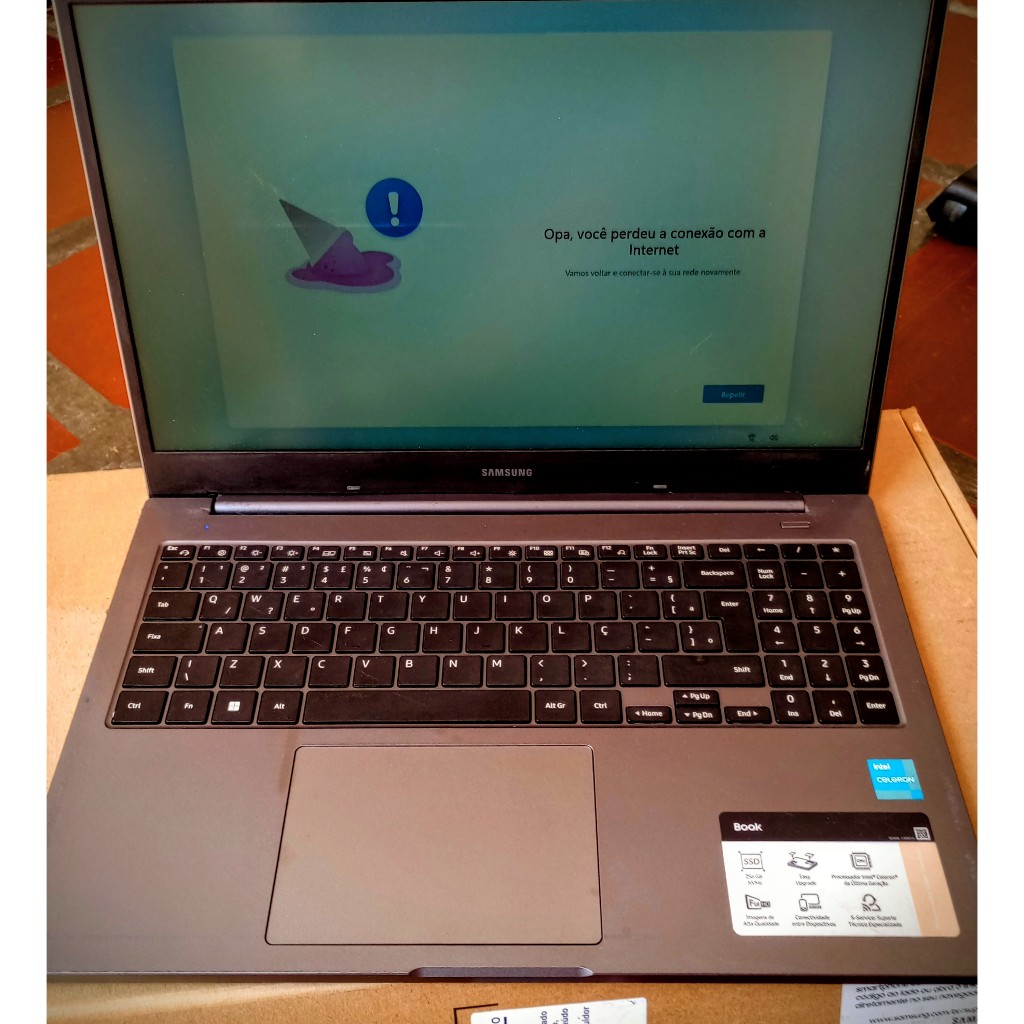 Notebook Samsung Book Intel Celeron 4Gb 256Gb Ssd ... Np550Xda-Kp3Br  (USADO)