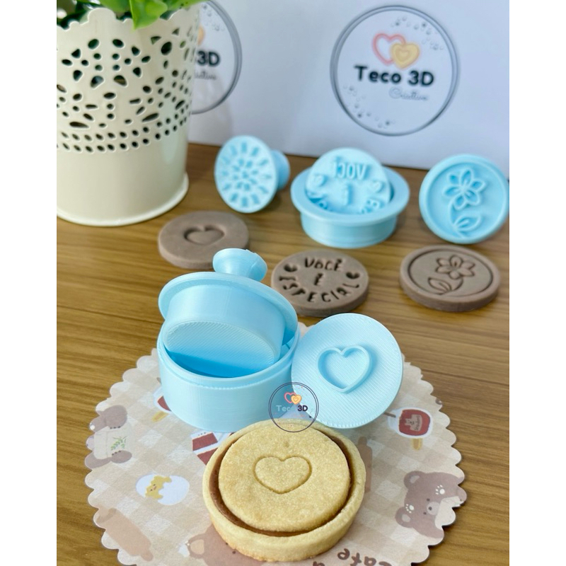 CORTADOR DE BISCOITO BISCOMOLD TECO 3D 4 CM + CARIMBOS 3,5 CM FRASE CORAÇÃO FLOR PARA RECHEADOS CONFEITARIA BISCONUT