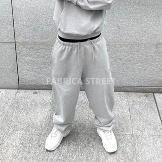 CALÇA MOLETOM LARGA, CALÇA MOLETOM STREETWEAR, CALÇA MOLETOM CINZA, CALÇA MOLETOM TRAP
