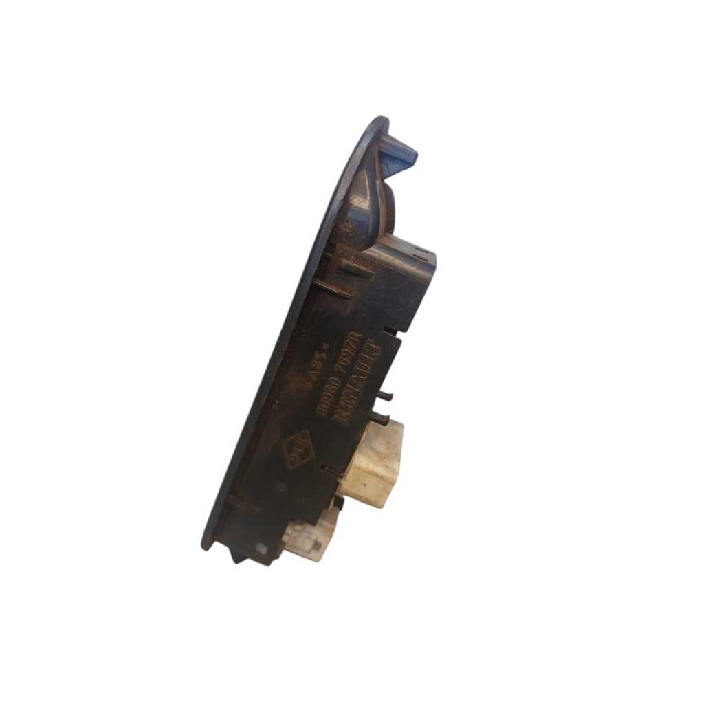 Comando Botão C/moldura Vidro Eletrico Duster. COD DA PEÇA: 809607097r
