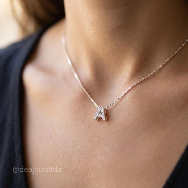 Colar De Letra Inicial Cravejada Zircônia Banhado Ouro 18k E Banhado Prata 925 Delicada.