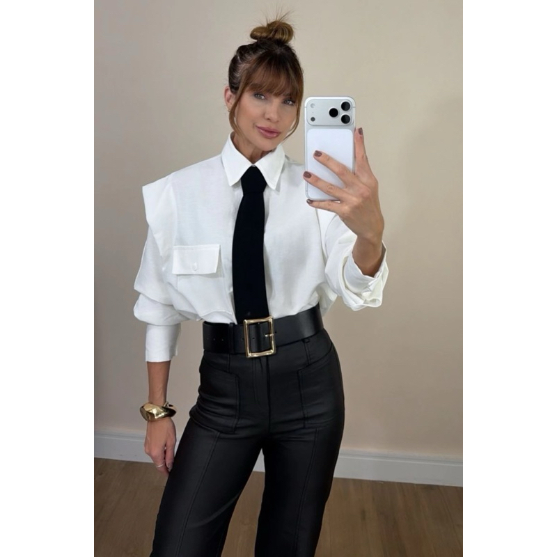 Camisa Feminina Alongada com Gravata Linho em Algodão com Manga Longa, Botões Frontais e Bolso