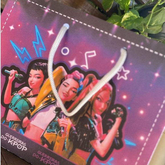 Sacolinha Personalizada Tema Guerreiras Do Kpop - Pegue e Monte – Lembrancinha Festa Infantil Aniversário Pronta Entrega