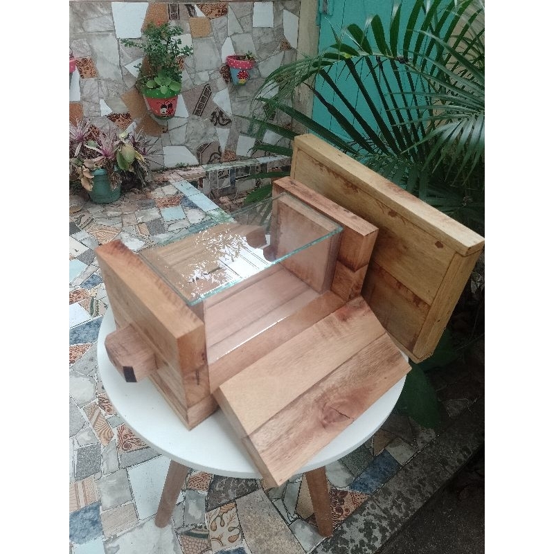 Caixa didática, p/ abelhas marmelada 🐝 tamanho 24x12x12.