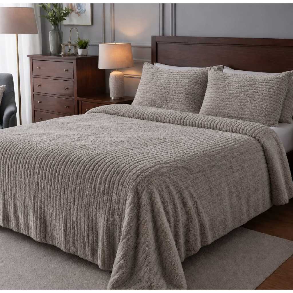 Kit Cobre Leito Colcha Canelada Queen 3Peças ( 2,50m x 2,30m)+2Fronhas-Flannel Premium Aveludado