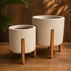 KIT 2 VASOS POLIETILENO PARA PLANTAS COM PÉS DE MADEIRA | NÓRDICO P & M | DESING MODERNO, SALA, VARANDA, JARDIM |