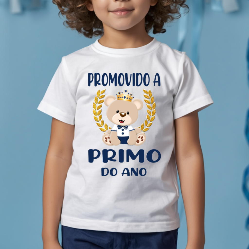 Camiseta Infantil PROMOVIDO A PRIMO DO ANO Ursinho Príncipe Realeza Azul marinho - Chá de bebê ZLprint