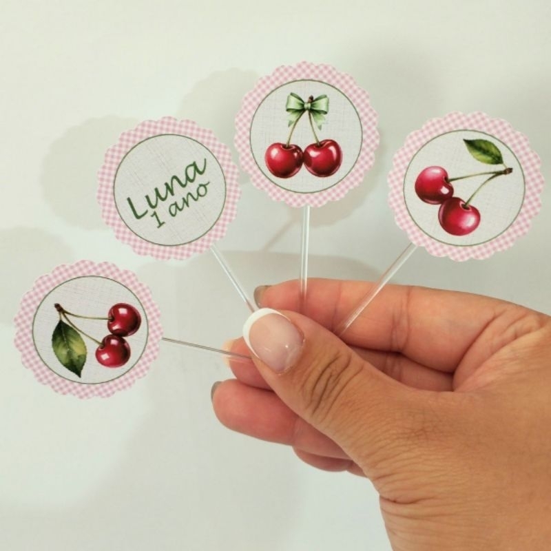 TOPPER DE DOCES OU CUPCAKE CEREJINHA PERSONALIZADO/ANIVERSÁRIO INFANTIL/LEMBRANCINHA DE FESTA/FAZEMOS TODOS OS TEMAS