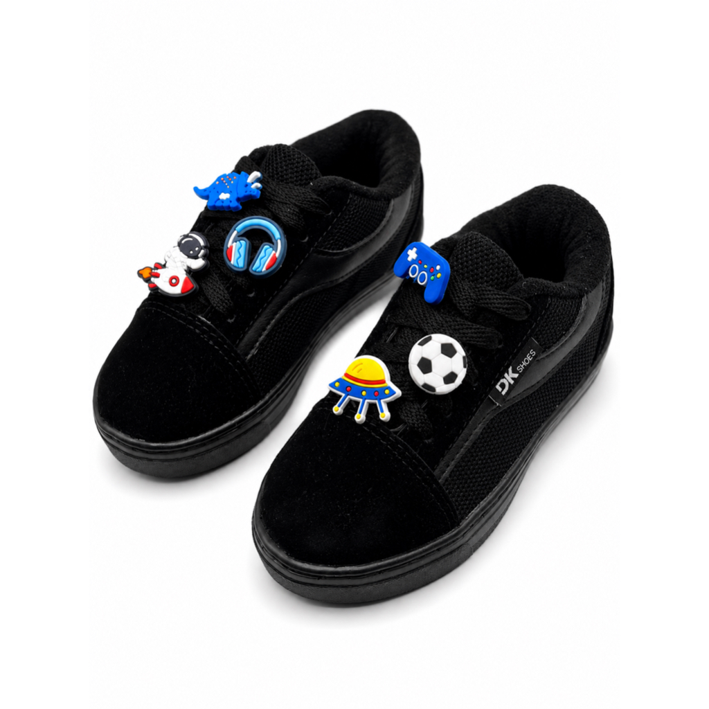 Tênis Infantil Menino Estiloso Confortável Preto com Pins Sortidos Masculino Zero123