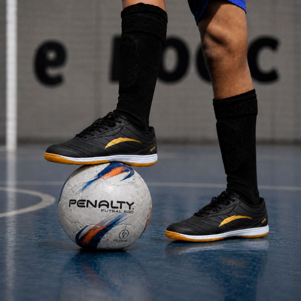 Chuteira de Futebol Masculina e Feminina Futsal Quadra Salão e Campo Solado Costurado