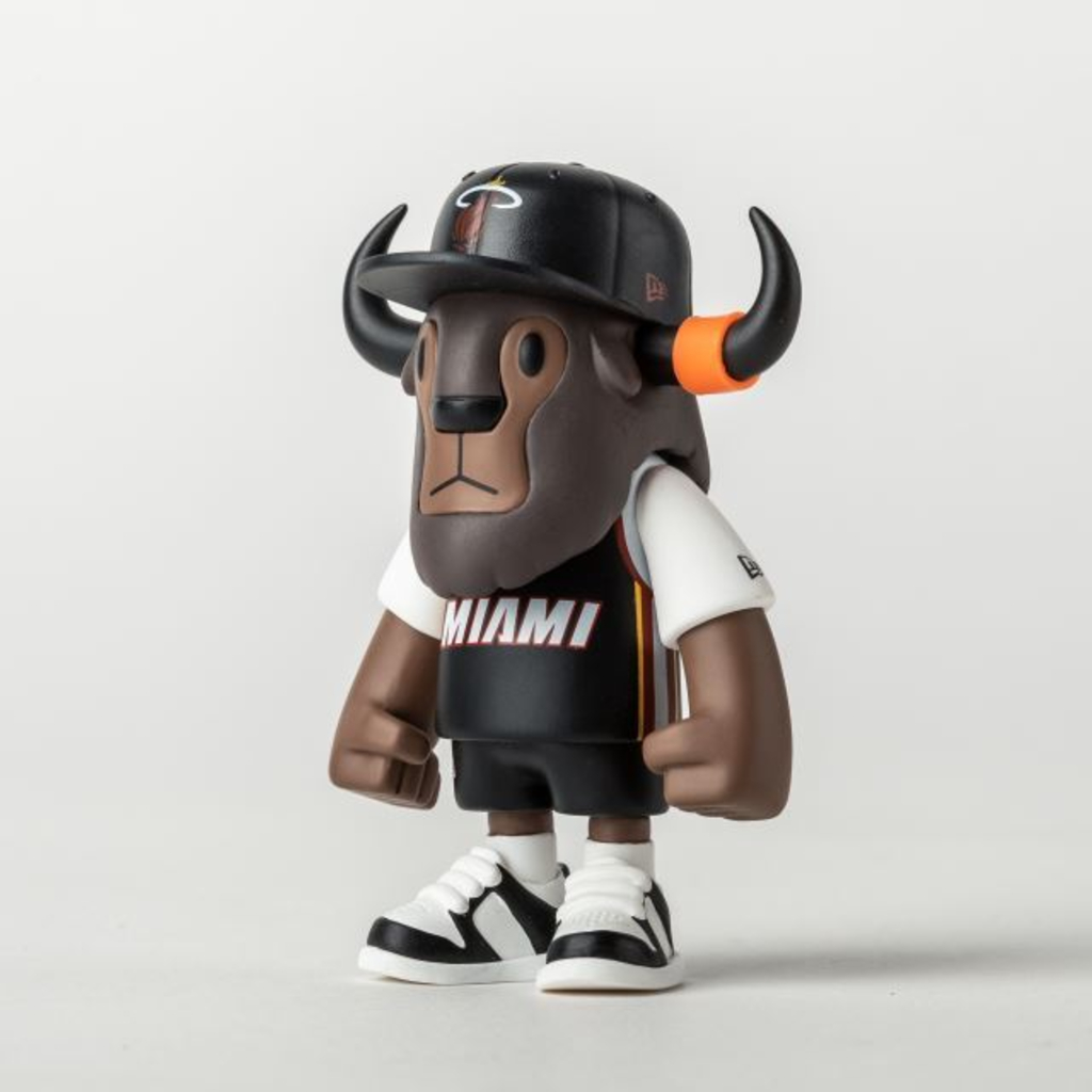 FFALO NEW ERA NBA MIAMI HEAT — MINI ESTATUETA COLECIONÁVEL | 7 CM
