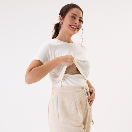 Blusa de Amamentação Off White com Abertura Prática Manga curta