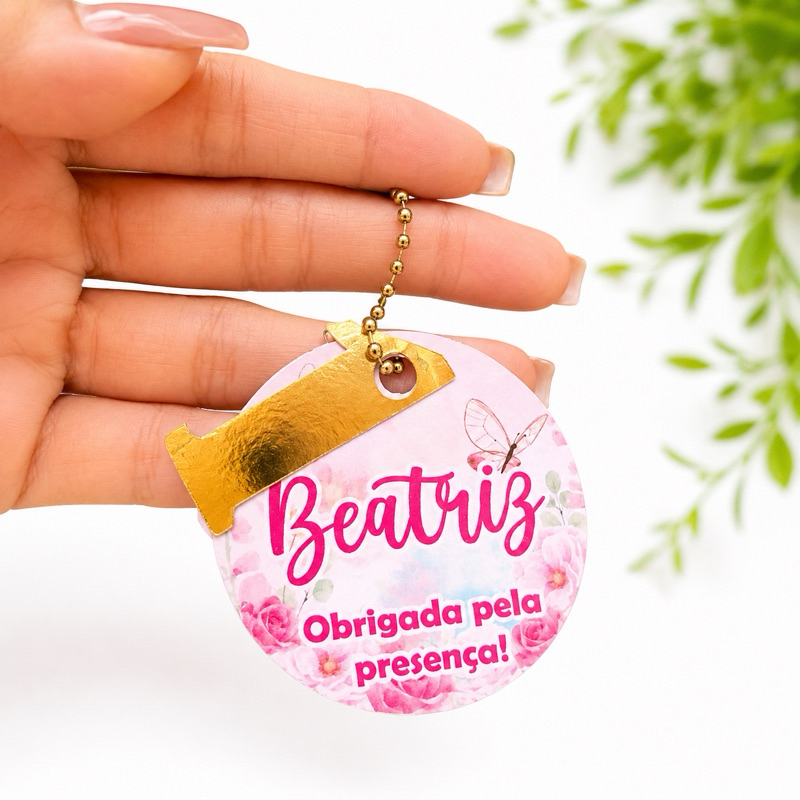 Tag Personalizada 3D 6cm Qualquer Tema Nome e Idade Dourada para Lembrancinha Festa