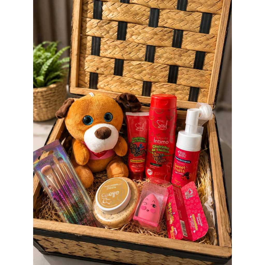 Kit Presente Menina Mulher, Baú da Beleza e Autocuidado: Pelúcia + Produtos de Beleza e Maquiagem