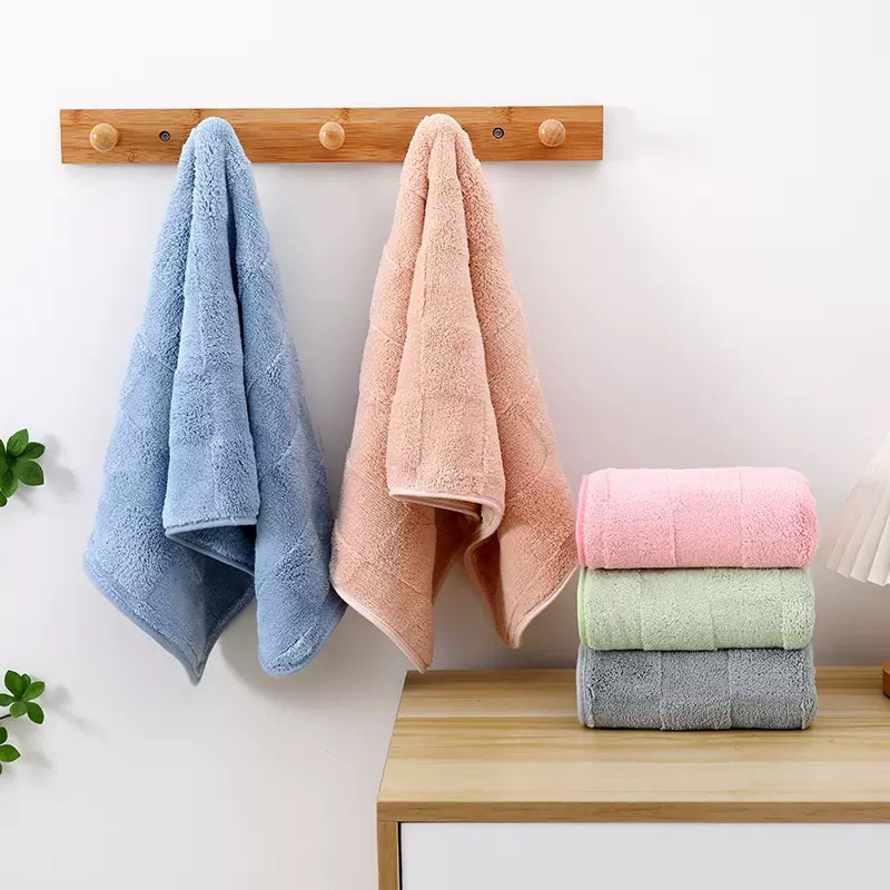 Toalha de ROSTO Microfibra Coral Fleece 35×75cm – Leve 80g, Macia, Super Absorvente e Secagem Rápida