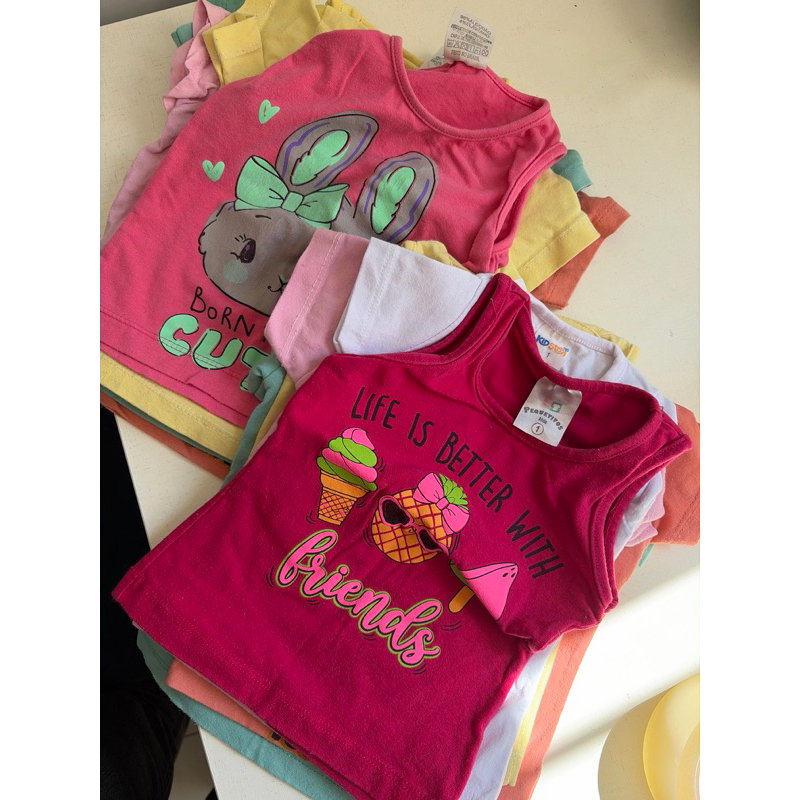 [desapego] lote camiseta regata baby menina bebe feminina cores e tamanho 1 ano 12 meses estampas aleatórias