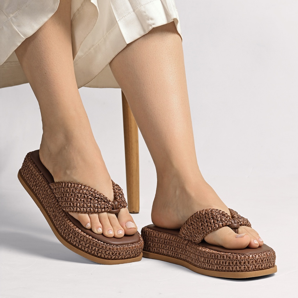Sandália de Dedo Feminina Ráfia Flat de Palha Natural Búzios Praia Resort Verão Leve Papete Slide