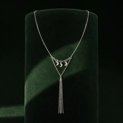 Colar Gravata Feminino Meia-Lua com Fenda Delicado em Prata 925