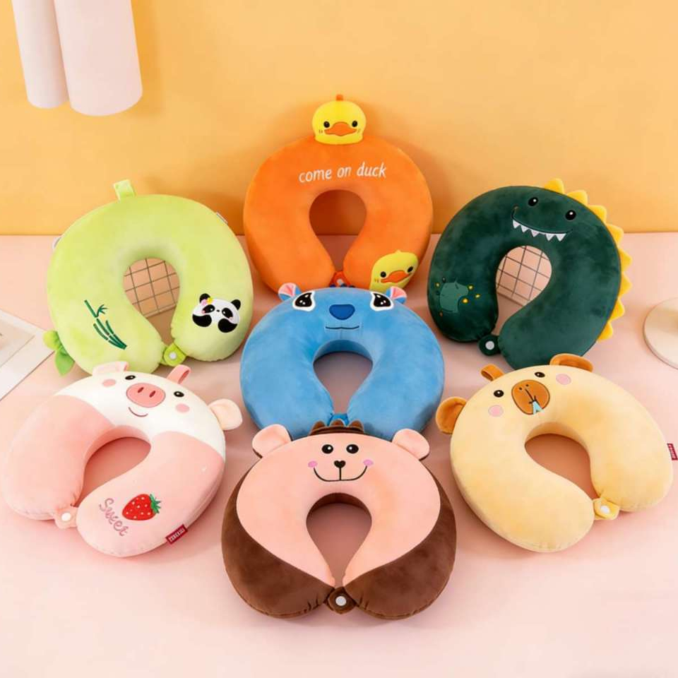 Imagem Travesseiro de Pescoço em Forma de U com Design de Animais Fofos - Conforto para Viagem