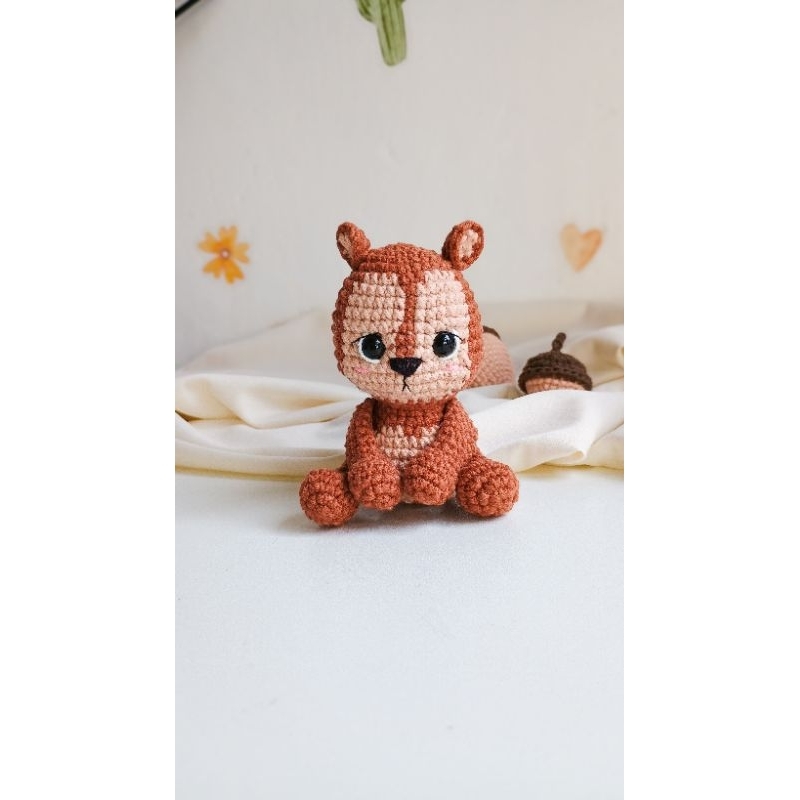 Esquilo amigurumi/  amigurumi bosque
