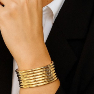 Bracelete Feminino Bold Elegance Arredondado com Listra | Lançamento | Para Mulheres - Brac